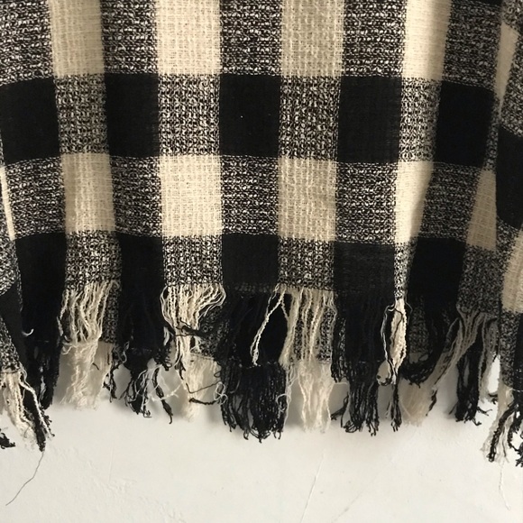 Zara Boxy Ivory/Black Checkered Top w Fringe - Picture 5 of 8